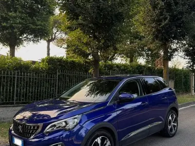 Usata Peugeot 3008 Allure 131 CV (96 kW) 2019 Bluazzurro SUV