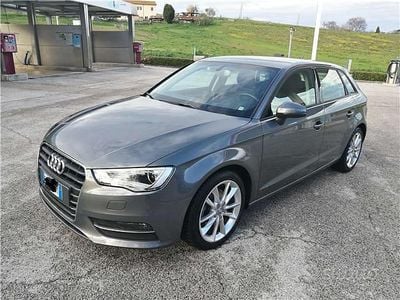 Usado Audi A3 Ambition 105 CV (77 kW) 2014 Gris Berlina