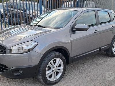Usata Nissan Qashqai Acenta 131 CV (96 kW) 2012 Grigio SUV