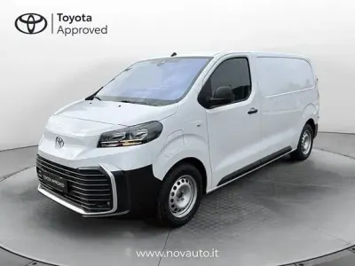 Begagnad Toyota Proace Comfort 100 kW (136 HK) 2024 Vit Minibuss