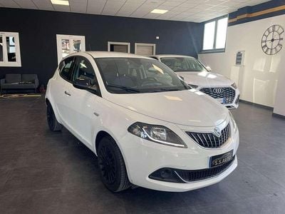 Usata Lancia Ypsilon Gold 69 CV (50 kW) 2022 Bianco Utilitaria