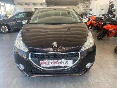 Usata Peugeot 208 Allure 68 CV (50 kW) 2013 Marrone Utilitaria
