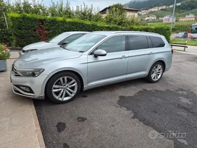 Usata VW Passat 190 CV (139 kW) 2021 Grigio Berlina