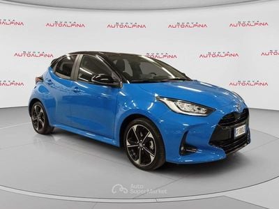 Usata Toyota Yaris Hybrid 92 CV (67 kW) 2024 Blu Berlina