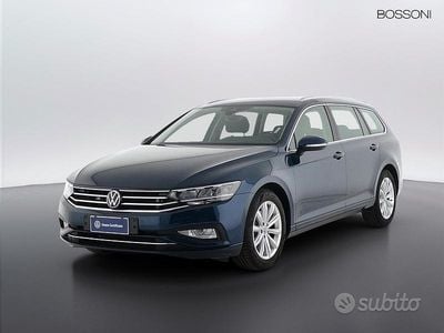 Usata VW Passat Business 150 CV (110 kW) 2023 Blu Station wagon