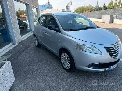 Usata Lancia Ypsilon Gold 69 CV (50 kW) 2012 Grigio Utilitaria