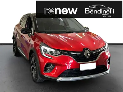 Usata Renault Captur Engineered 143 CV (105 kW) 2023 Rosso SUV