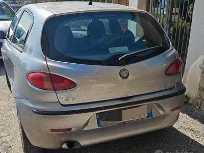 Usata Alfa Romeo 147 116 CV (85 kW) 2002 Grigio Utilitaria