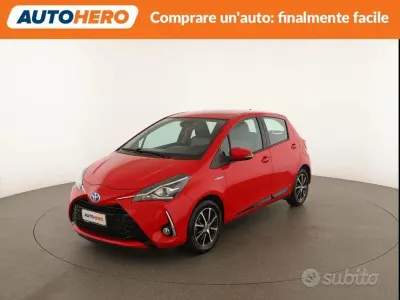 Usata Toyota Yaris Hybrid 73 CV (53 kW) 2018 Rosso Berlina
