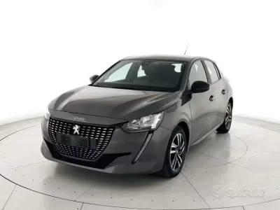 Usata Peugeot 208 Allure 101 CV (74 kW) 2023 Grigio Utilitaria