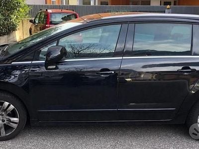 Usata Peugeot 5008 Family 111 CV (81 kW) 2012 Nero Monovolume