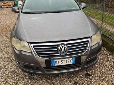 Usata VW Passat Highline 140 CV (102 kW) 2006 Grigio Station wagon