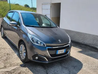 Usata Peugeot 208 102 CV (75 kW) 2020 Argento Utilitaria