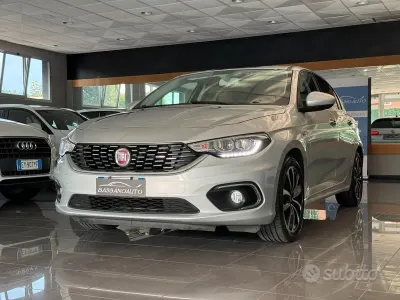 Usata Fiat Tipo Easy 95 CV (69 kW) 2018 Grigio Berlina