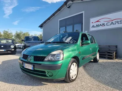 Usata Renault Clio II 75 CV (55 kW) 2001 Other Berlina