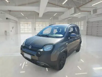 Usata Fiat Panda Cross Cross 69 CV (50 kW) 2023 Grigio Utilitaria