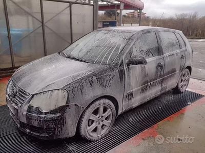 Usata VW Polo Comfortline 80 CV (58 kW) 2005 Grigio Utilitaria
