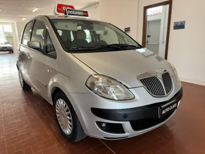 Usata Lancia Musa 95 CV (69 kW) 2007 Argento Monovolume