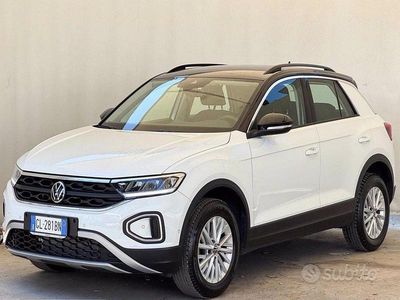 Usata VW T-Roc Life 115 CV (84 kW) 2022 Bianco SUV