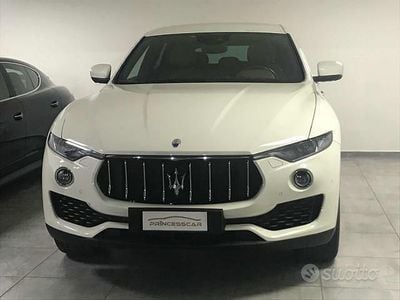 Usata Maserati Levante 250 CV (183 kW) 2017 Bianco pastello SUV