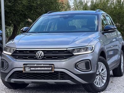 Usata VW T-Roc Life 116 CV (85 kW) 2024 Grigio SUV