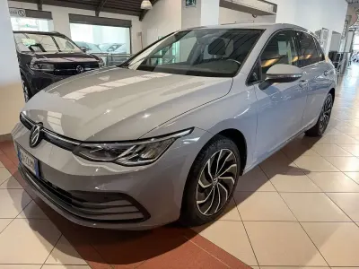 Usata VW Golf VIII Life 131 CV (96 kW) 2023 Other Berlina