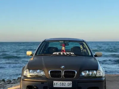 Usata BMW 318 Efficient Dynamics 118 CV (86 kW) 1999 Grigio Berlina