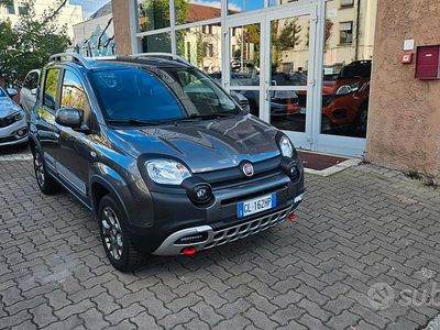 Usata Fiat Panda Cross Cross 85 CV (62 kW) 2022 Grigio scuro Utilitaria