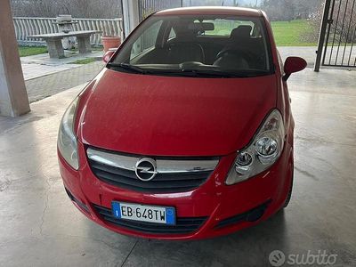 Usado Opel Corsa Edition 80 HP (58 kW) 2010 Vermelho Citadino