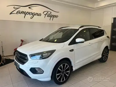 Usata Ford Kuga ST-Line 120 CV (88 kW) 2018 Bianco SUV