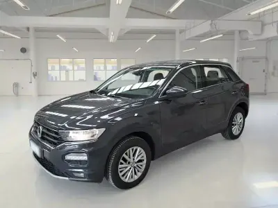 Usata VW T-Roc Business 149 CV (109 kW) 2019 Nero SUV