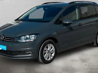 Gebraucht VW Touran Comfortline 150 PS (110 kW) 2024 Grau Van / Kleinbus