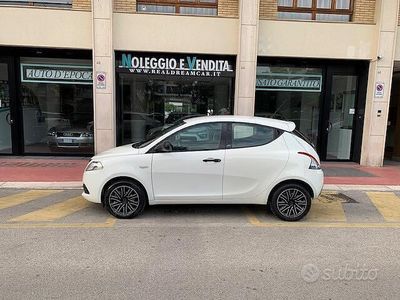 Usata Lancia Ypsilon 69 CV (50 kW) 2019 Bianco Utilitaria