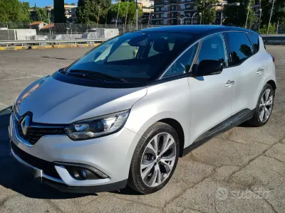 Usata Renault Scénic IV Intens 120 CV (88 kW) 2019 Grigio Monovolume
