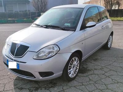 Usata Lancia Ypsilon 60 CV (44 kW) 2009 Argento Utilitaria