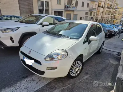 Usata Fiat Grande Punto Street 69 CV (50 kW) 2014 Bianco Utilitaria