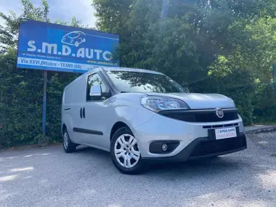 Usata Fiat Doblò 105 CV (77 kW) 2016 Argento Monovolume
