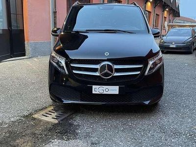 Usata Mercedes 300 Avantgarde 239 CV (175 kW) 2022 Nero ossidiana Monovolume