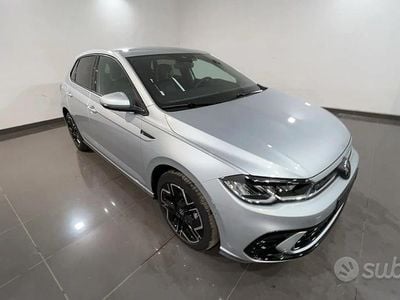 Nuova VW Polo R-line Plus 95 CV (69 kW) 2025 8e8e  reflex silver metallizz Berlina