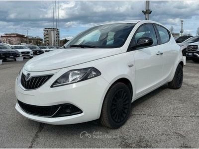 Usata Lancia Ypsilon Silver 69 CV (50 kW) 2022 Bianco Utilitaria
