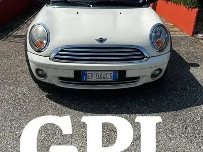 Usata Mini ONE 75 CV (55 kW) 2010 Utilitaria