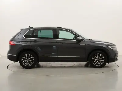 Usata VW Tiguan Life 150 CV (110 kW) 2022 Grigiogrigio SUV