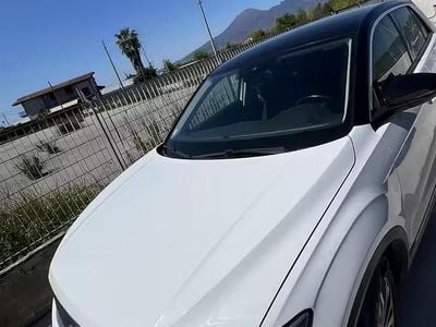 Usata VW T-Roc 150 CV (110 kW) 2018 Bianco SUV