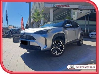 Grigio Usata 2023 Toyota Yaris Cross Lounge SUV | 26.900 € (Molto cara)