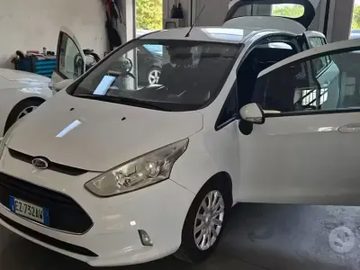 Usata Ford B-MAX Titanium 75 CV (55 kW) 2015 Bianco Monovolume