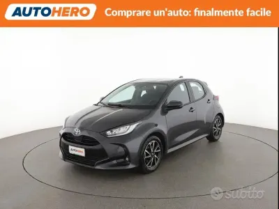 Usata Toyota Yaris Hybrid Trend 92 CV (67 kW) 2023 Grigio Berlina