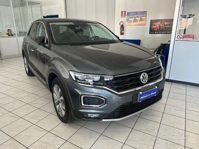Begagnad VW T-Roc Style 116 HK (85 kW) 2018 Grå SUV