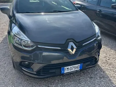 Usata Renault Clio IV Zen 75 CV (55 kW) 2018 Grigio Berlina
