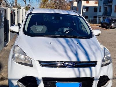 Usata Ford Kuga 120 CV (88 kW) 2015 Bianco SUV