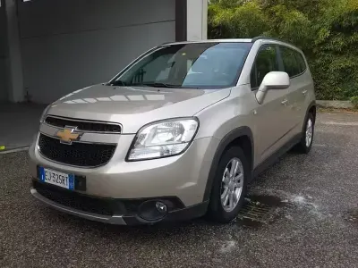 Usata Chevrolet Orlando LT 131 CV (96 kW) 2011 Marrone Monovolume